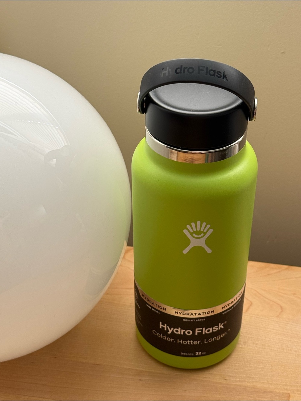 NWT 32oz Hydro Flask in Seagrass